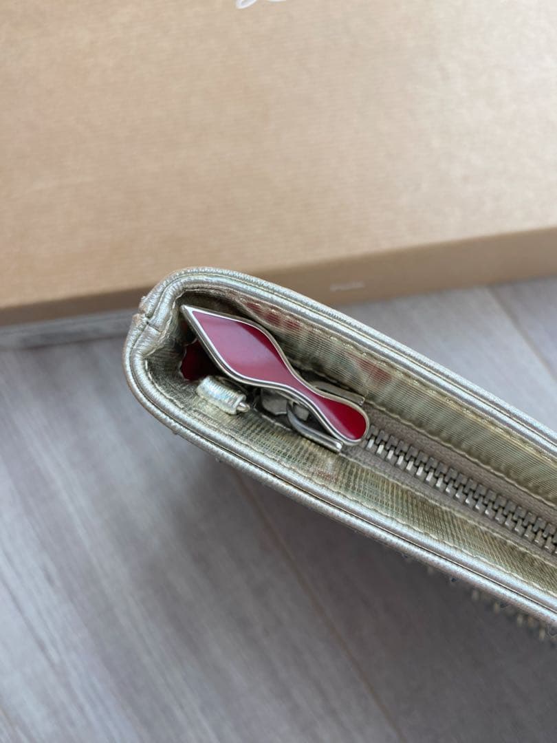 ルブタン　クラッチバッグ