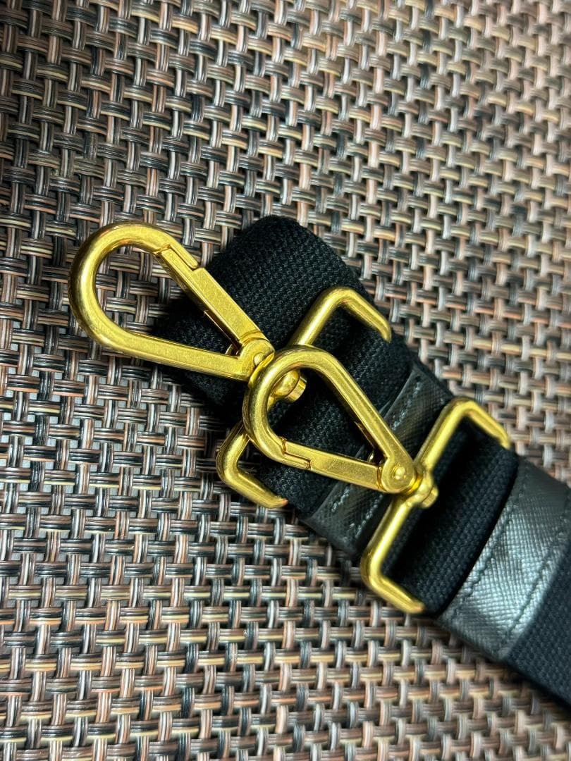 新品同様■ PRADA ストラップ キャンバス 111x130 cm