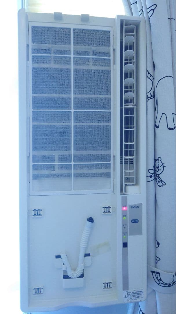 ハイアール窓用エアコン ホワイト