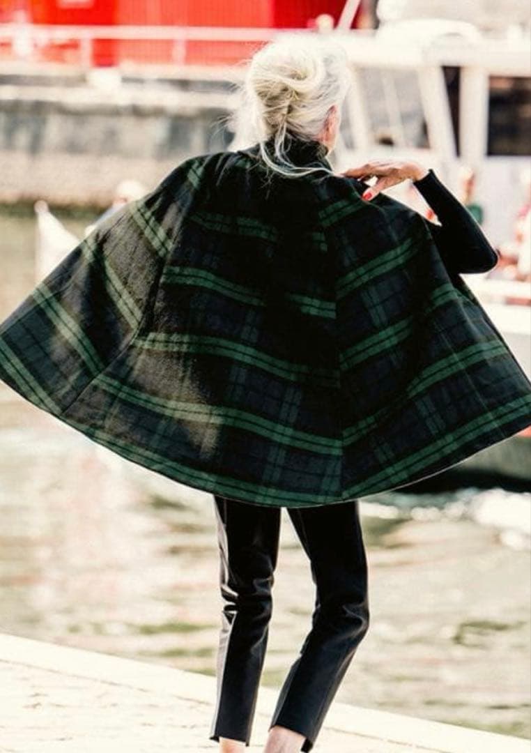 新品タグ付ジェンヌ JENNE BB.コラボ　ケープコートブリジットバルドーM