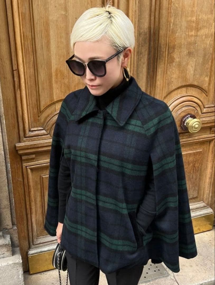 新品タグ付ジェンヌ JENNE BB.コラボ　ケープコートブリジットバルドーM