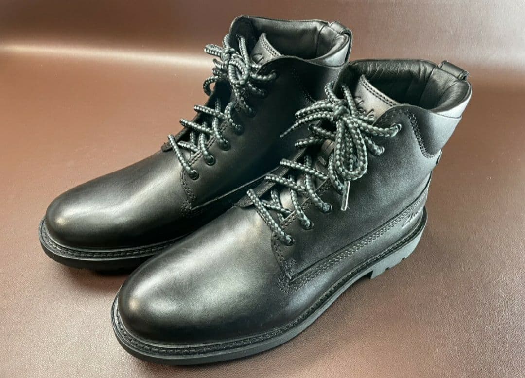 定31900円！最上位牛革極レザー×防水ゴアテックス！クラークス新品UKブーツ