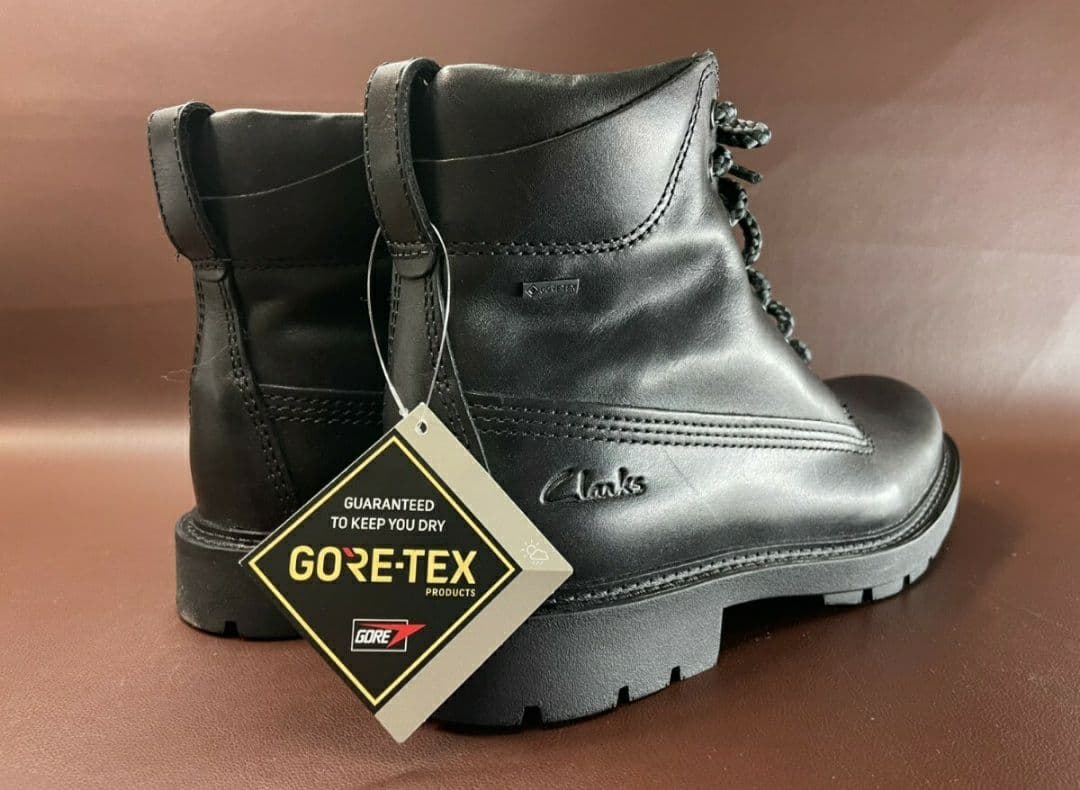 定31900円！最上位牛革極レザー×防水ゴアテックス！クラークス新品UKブーツ