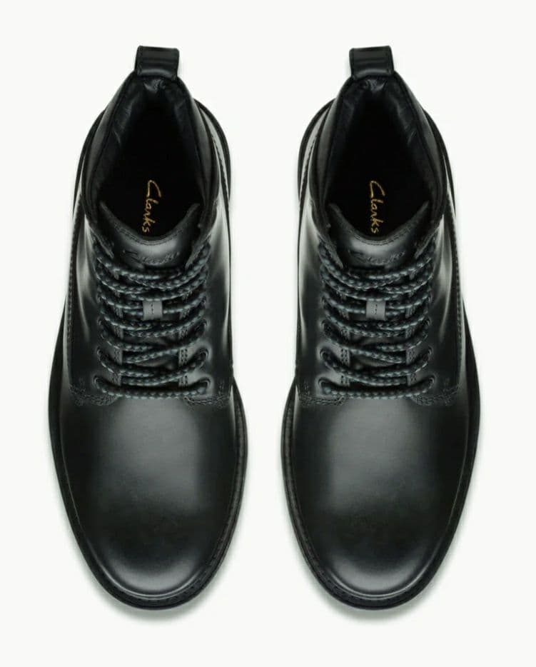 定31900円！最上位牛革極レザー×防水ゴアテックス！クラークス新品UKブーツ