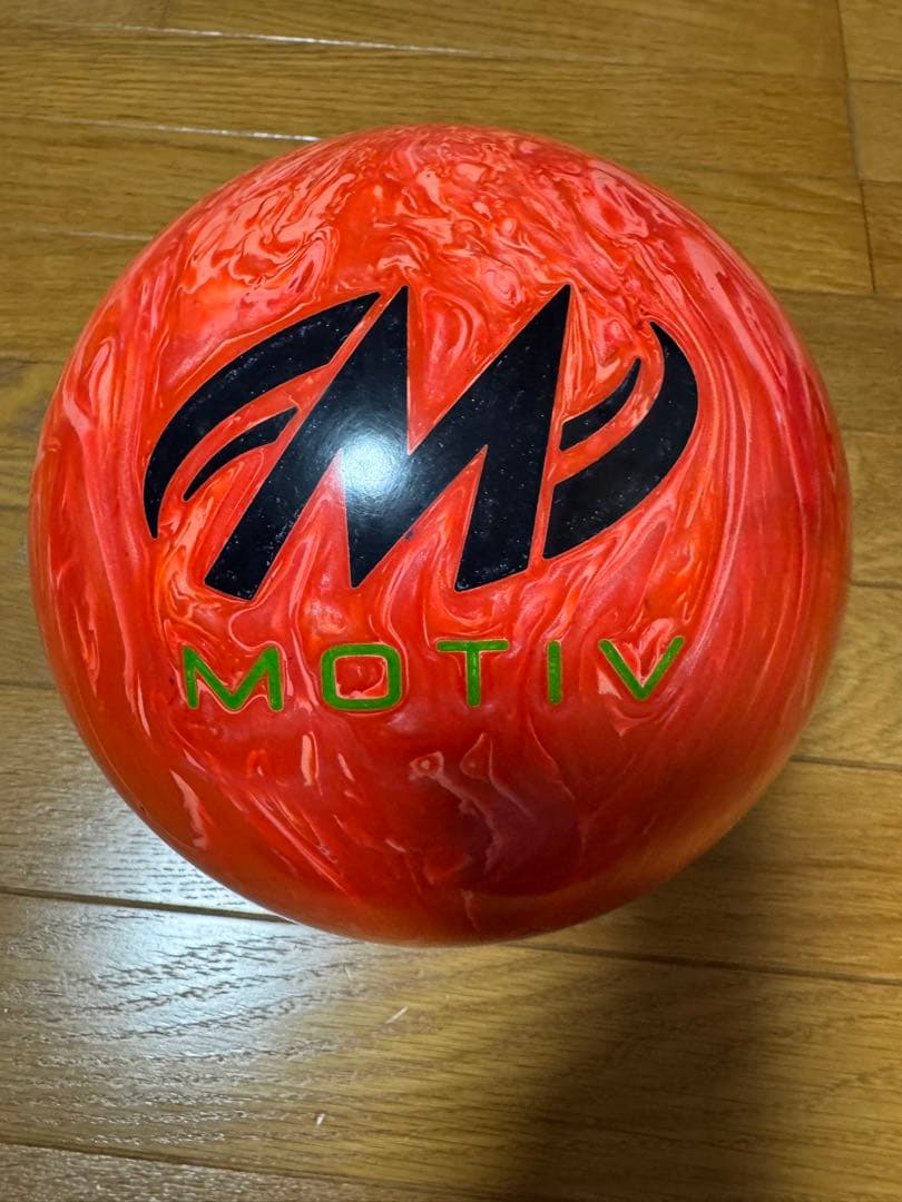 VENOM PANIC ボウリングボール 15ポンド