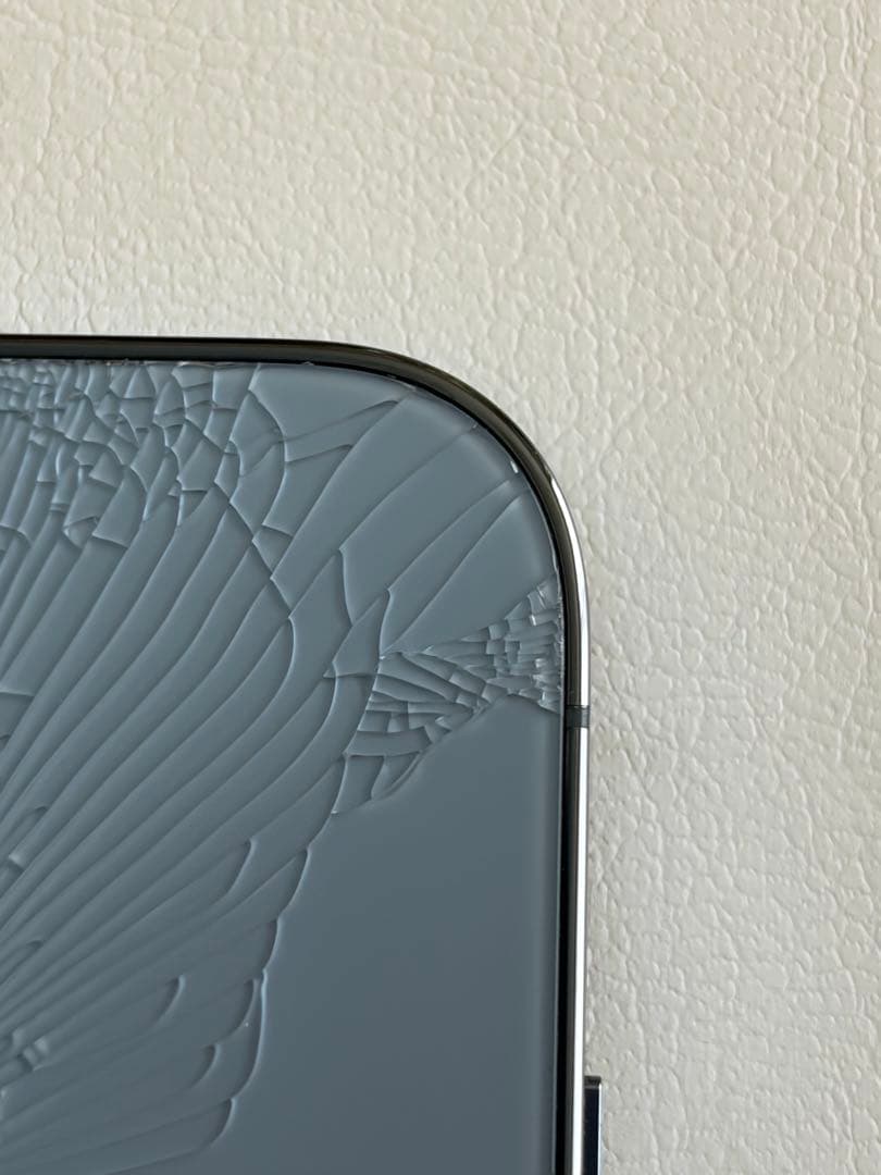 【画面美品　アイフェイス付】iPhone 13 Pro 125GB 背面ひび割れ