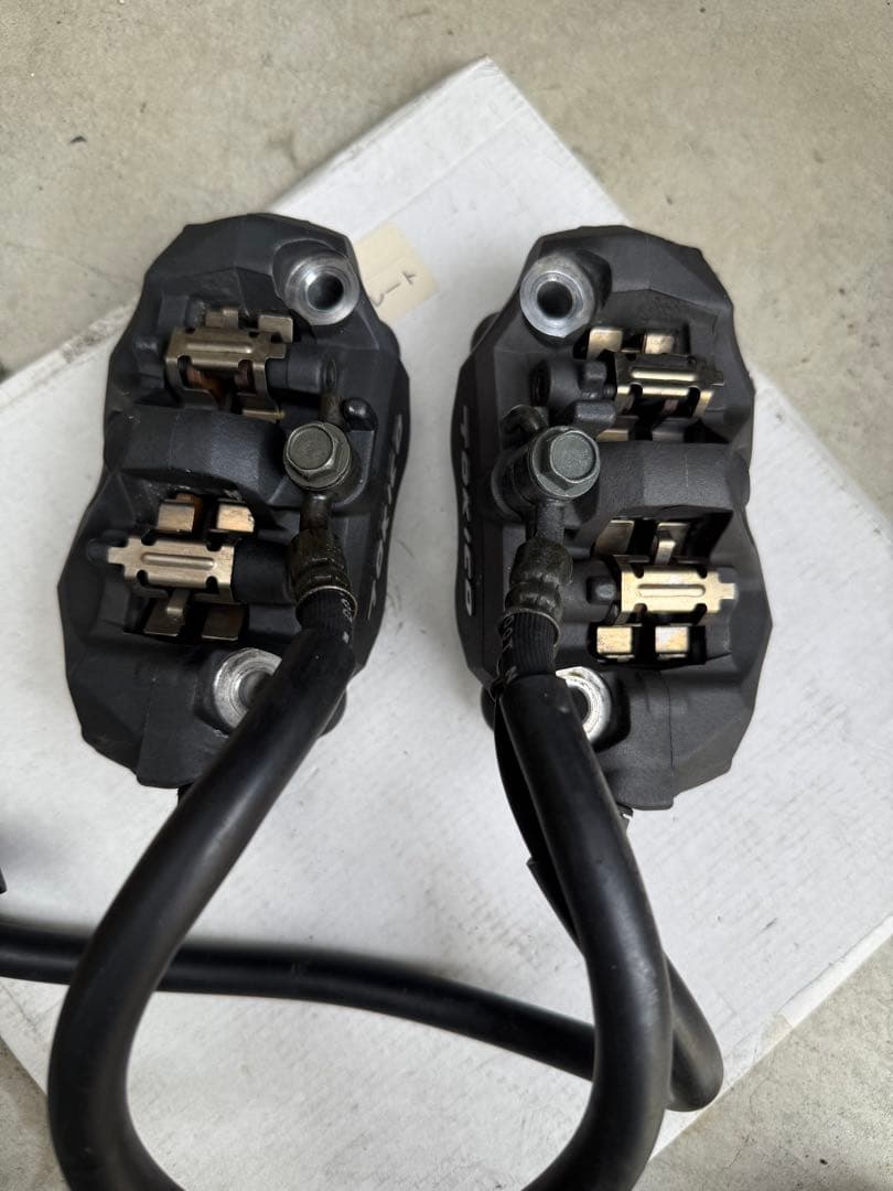 ZX-10R 2006年製 純正キャリパー ブレーキパット、ブレーキホース付