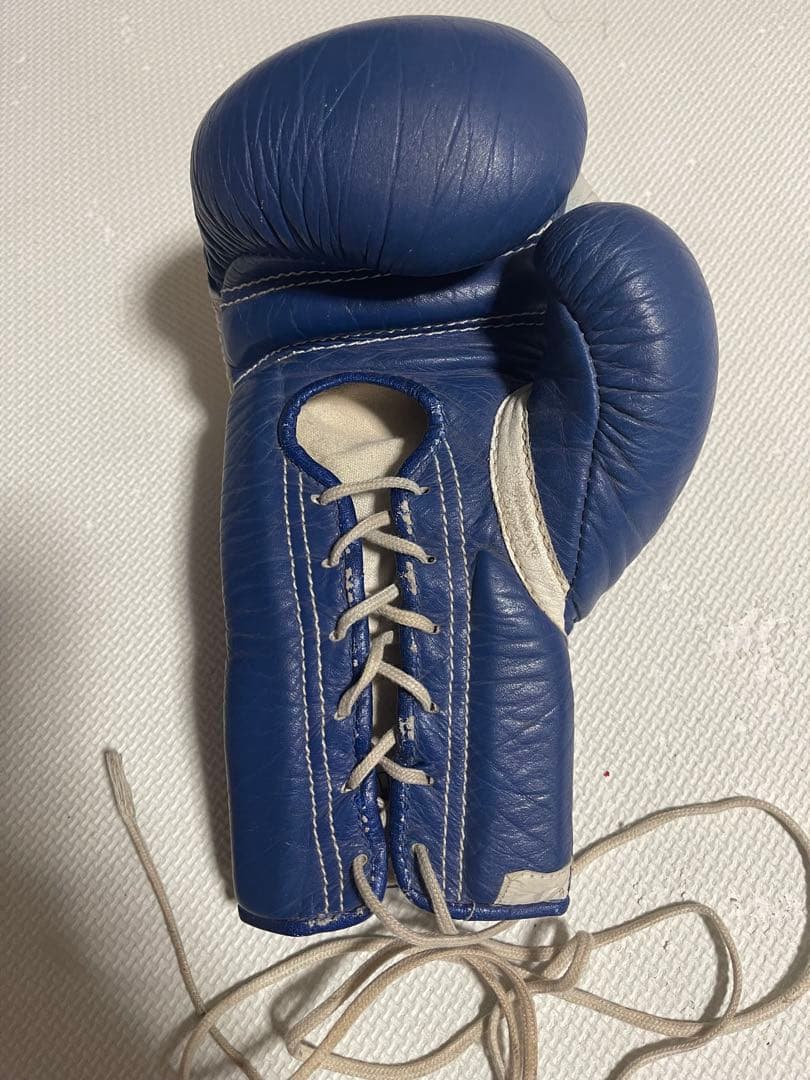廃盤Winning グローブ 青/白 ひも式10オンス訳アリ