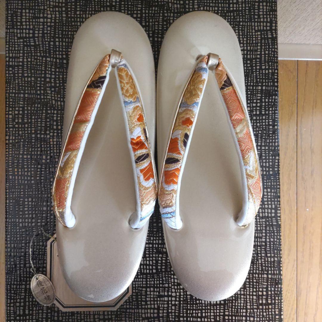 8/18まで 華やかな模様の和装用バッグと草履のセット