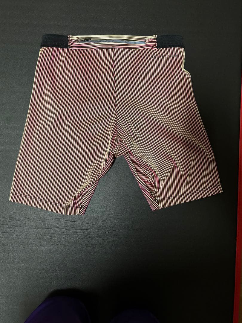 NIKEエアロスイフトハーフタイツ　S