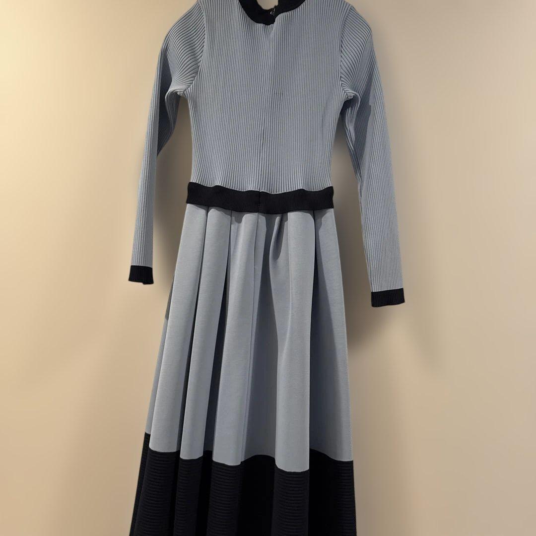 明日で削除します　EPOCA ライトブルーとブラックのワンピース 40