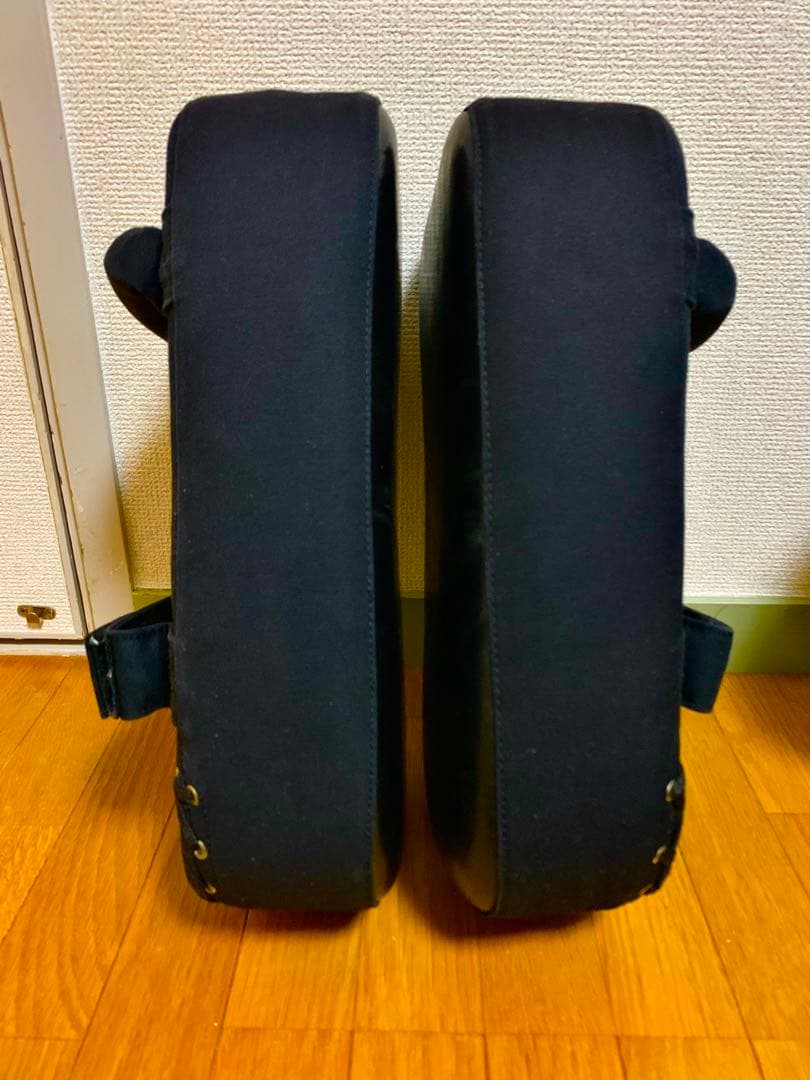 【超売れ筋商品】‼️格闘家に人気‼️ISAMI キックボクシングミット