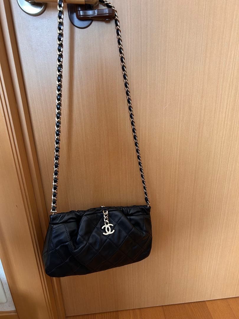 CHANEL ブラック チェーンショルダーバッグ