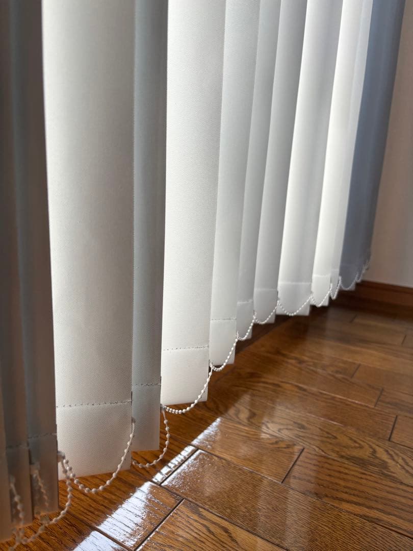 ホワイト 縦型ブラインド