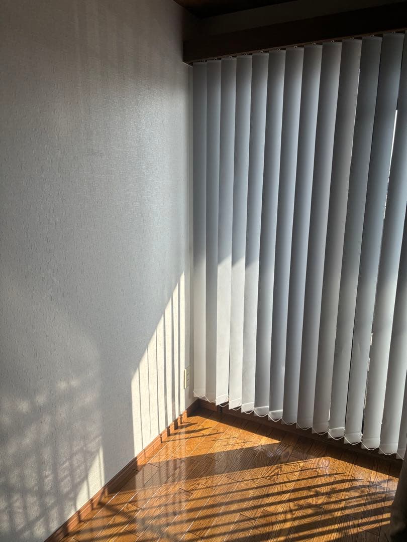 ホワイト 縦型ブラインド