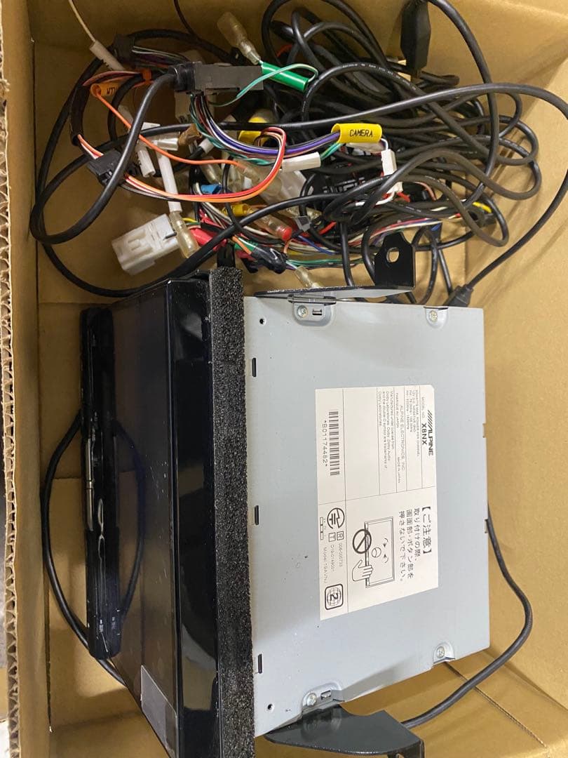 S*A様 ALPIN X8Nカーナビ 美品　取り付け金具付き　トヨタアルファード