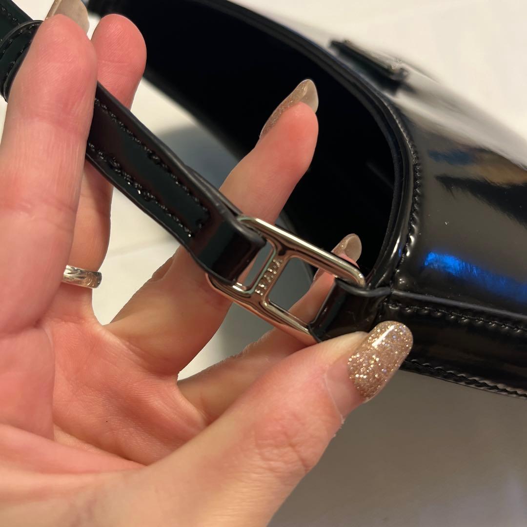 PRADA ショルダー　ハンド　バッグ　希少　エナメル　大人女子　肩掛け