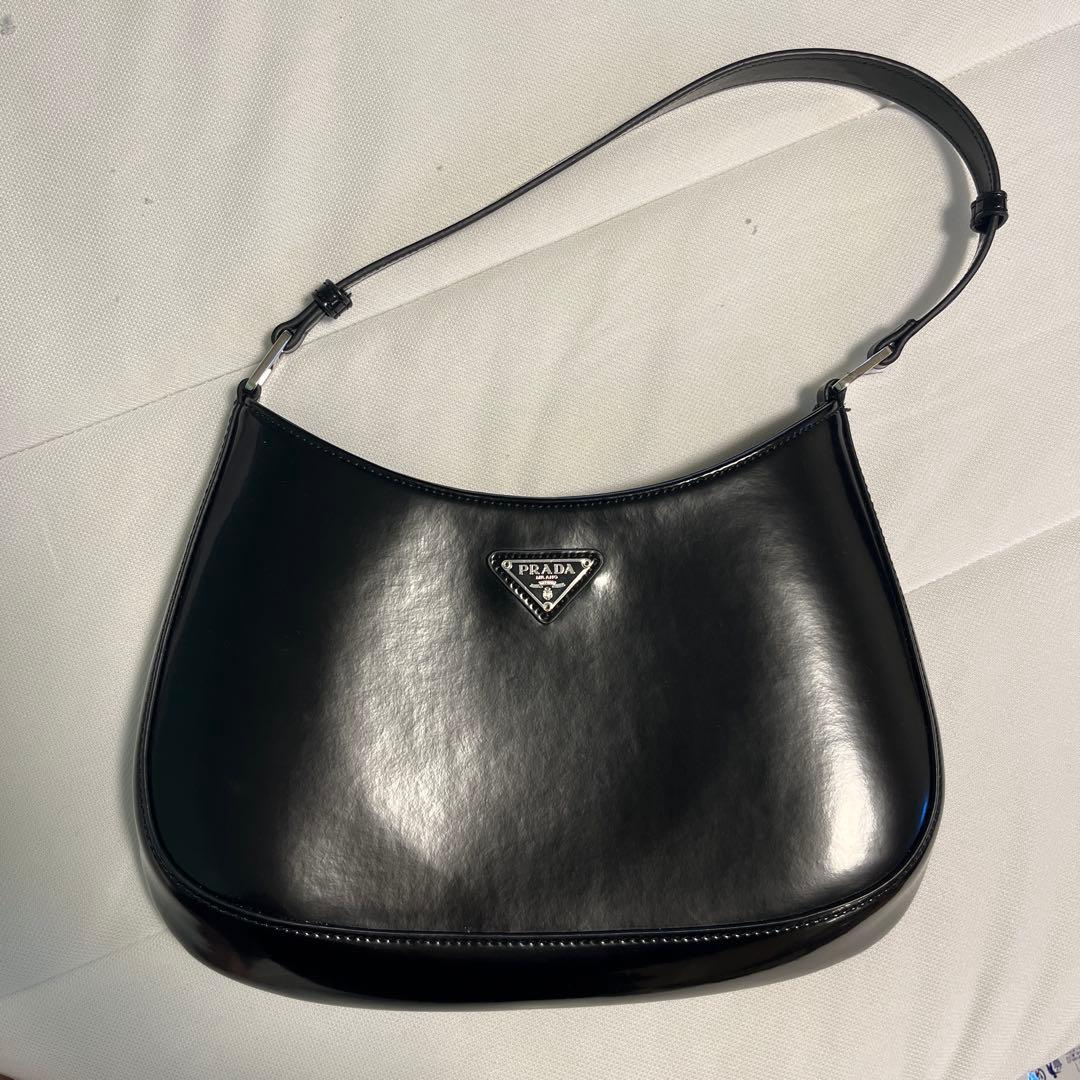 PRADA ショルダー　ハンド　バッグ　希少　エナメル　大人女子　肩掛け
