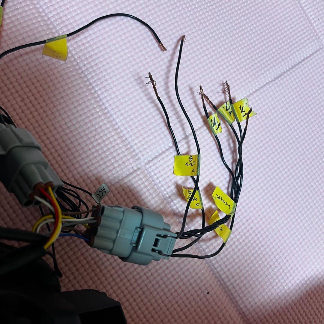 新品未使用ランドクルーザープラド150後期　三眼ヘッドライト