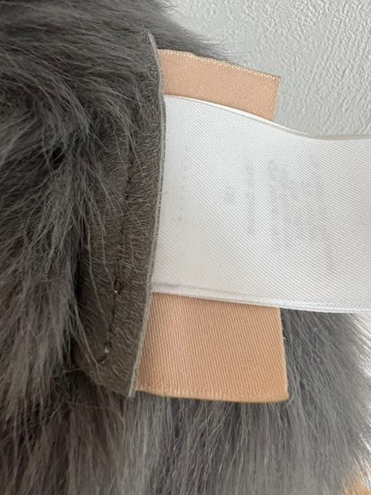 未使用品　カールドノヒュー　ムートンケープ