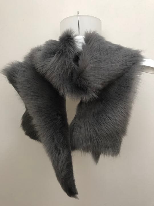 未使用品　カールドノヒュー　ムートンケープ