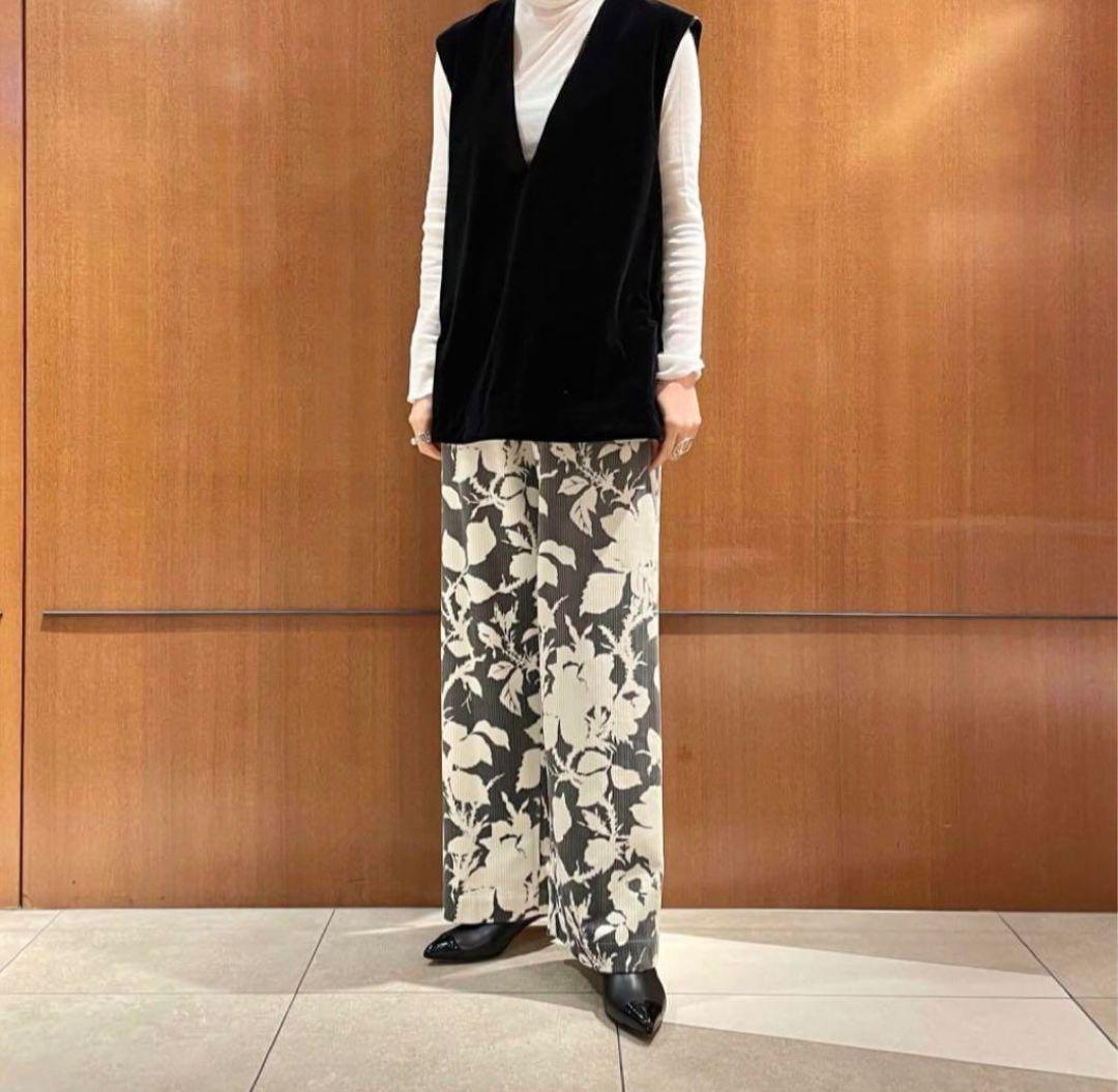 TOMORROWLAND Ballsey マットベロア Vネックベスト