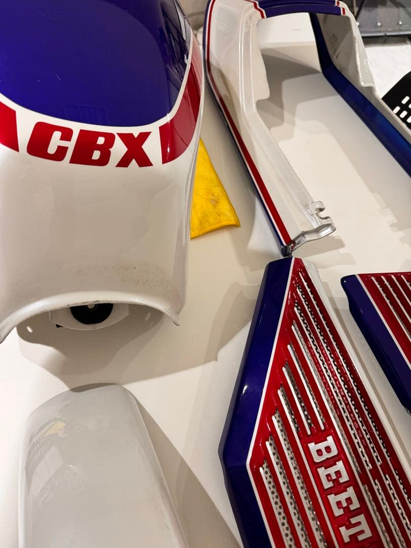 CBX400F 外装セットタンクBEET 1型純正カラー　青白当時物