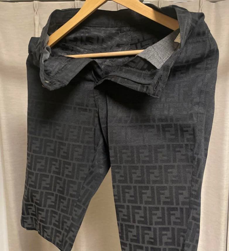 最終お値下げ！未使用に近い:フェンディ　ハ−フパンツ