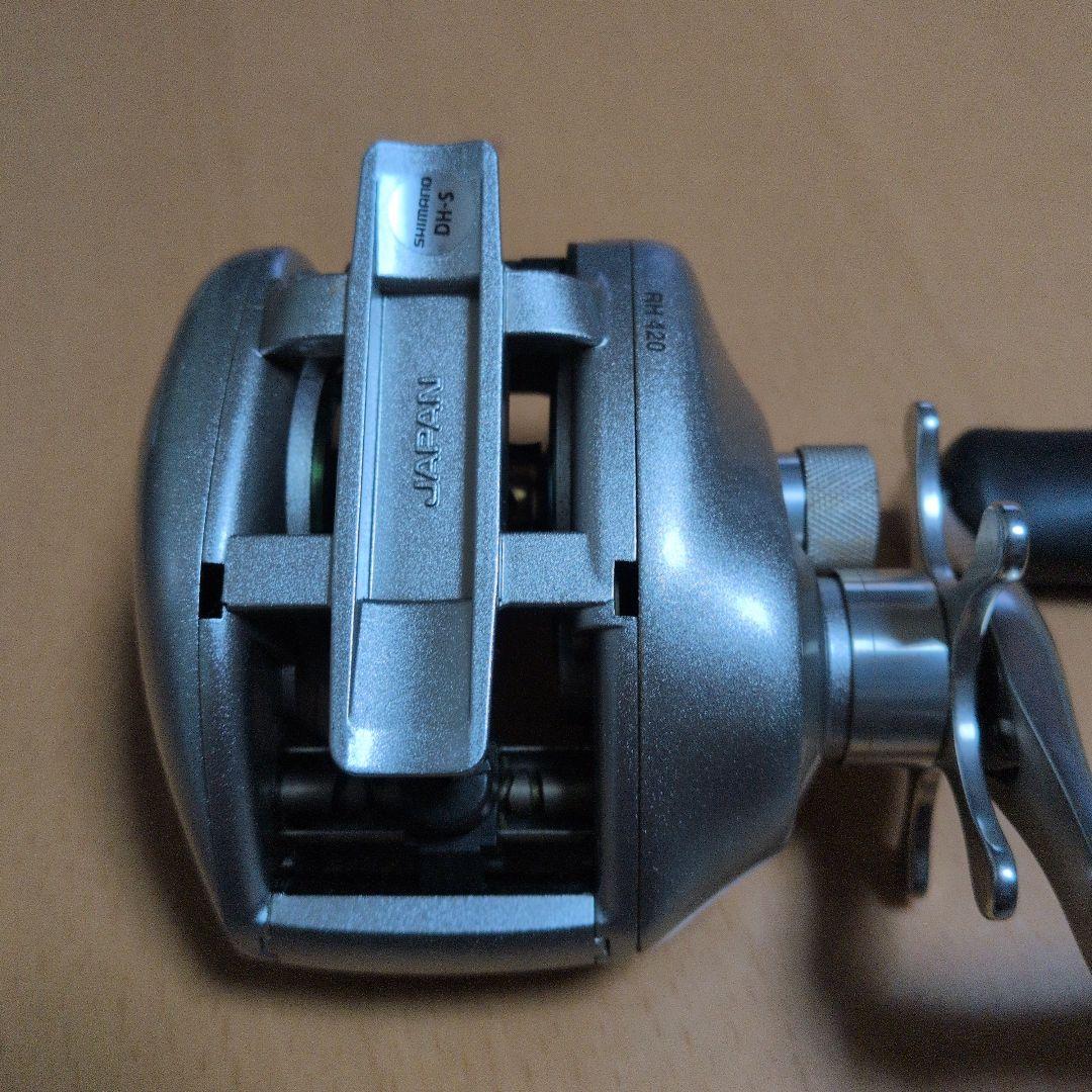 スコーピオン メタニウムMg ベイトリール右巻き