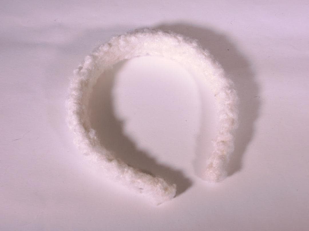 Alexandre ホワイトファー風カチューシャ