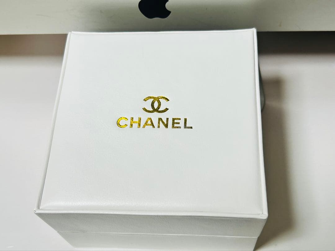 CHANEL J12 ホワイトセラミック 時計