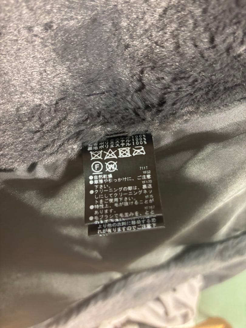 【新品未使用】PASSIONE フェークファー　フード付きベスト