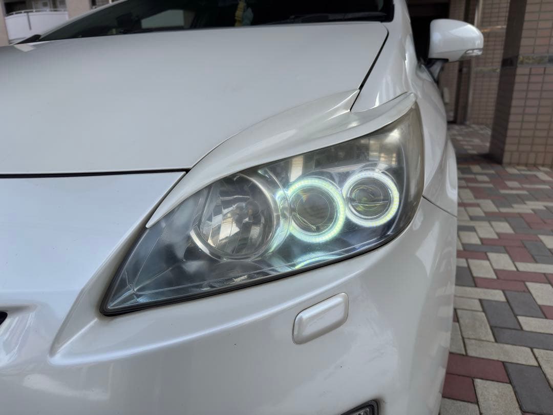 ZVW30 プリウス 前期LEDヘッドライト イカリング アイライン付き