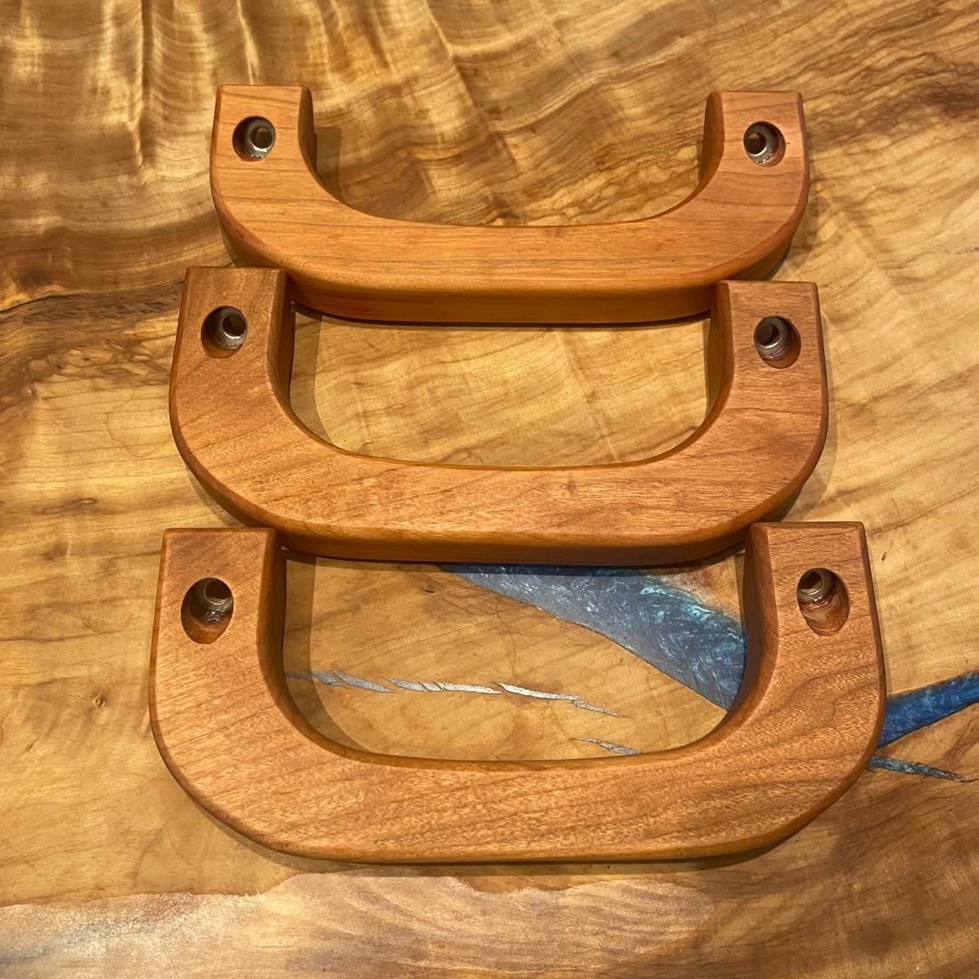 ブラックチェリーアシストグリップ　ハイエース用　Ａピラー、助手席上部3個セット