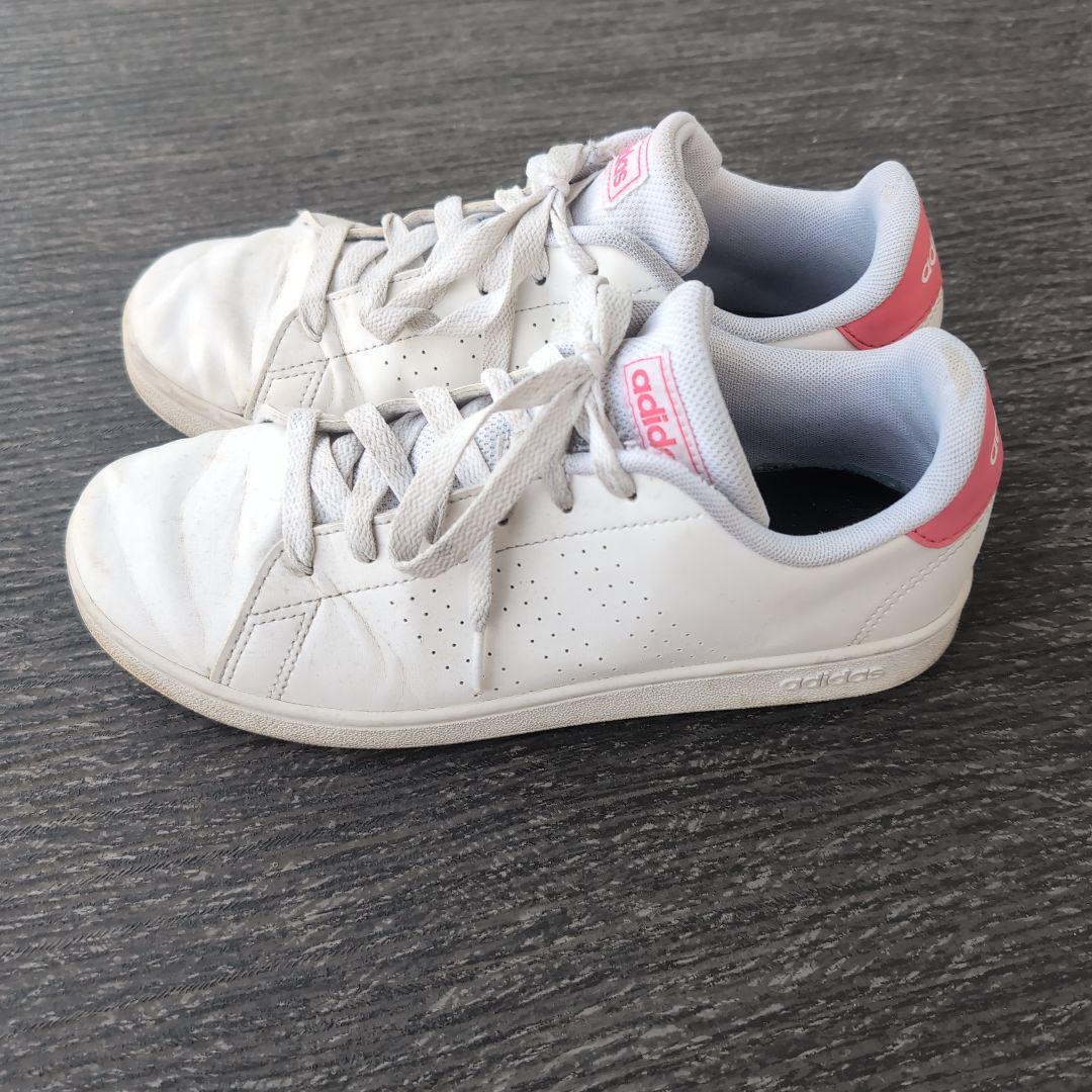 チアリーディング　adidas スニーカー 　23.5サイズ