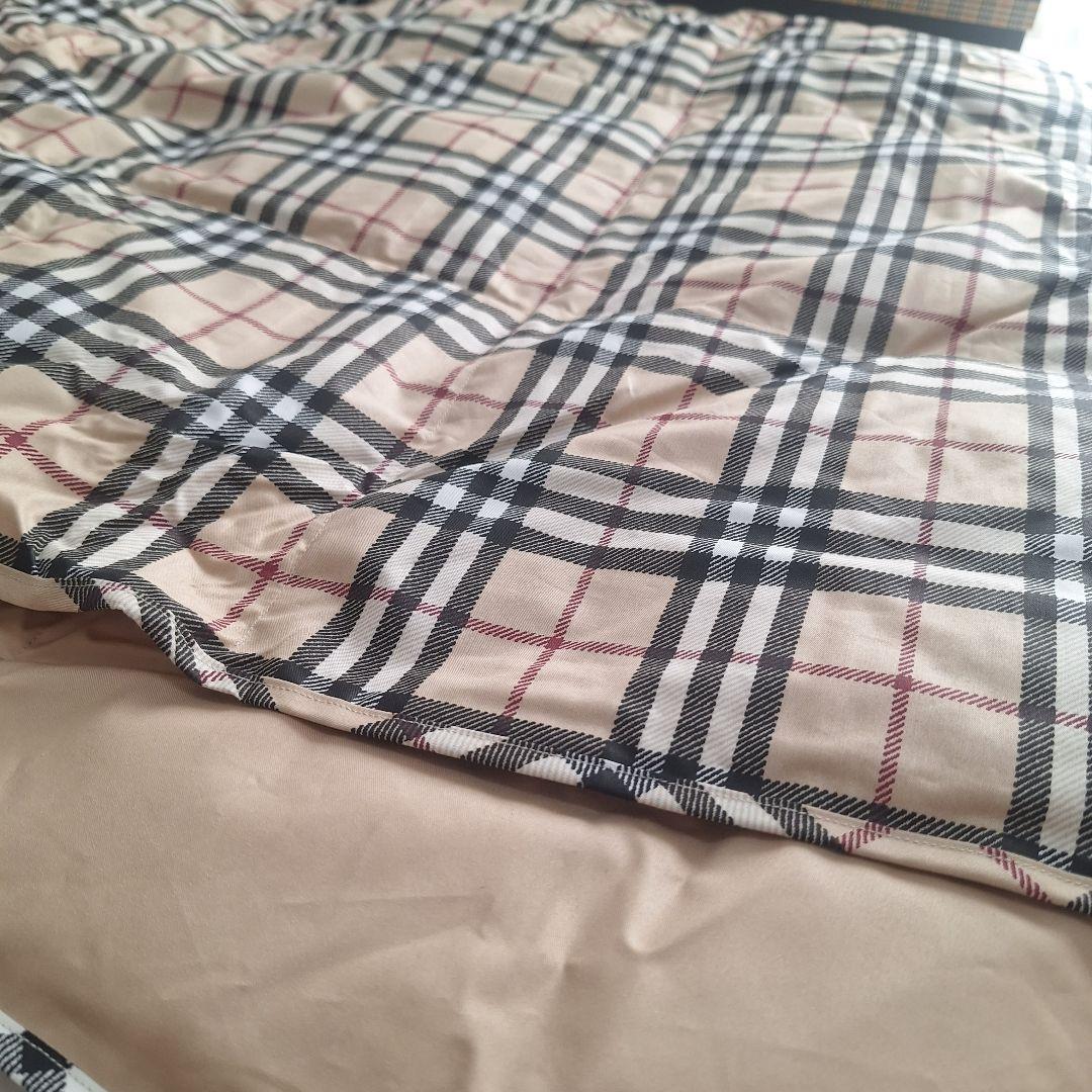 [新品]BURBERRY 羽毛ひざ掛け(肩当て) 150×70cm