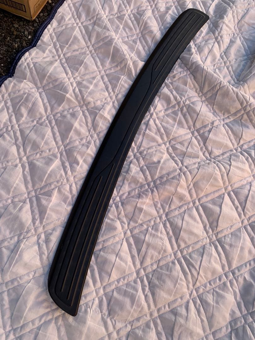 CWプレマシー　US MAZDA純正　リアバンパーガード