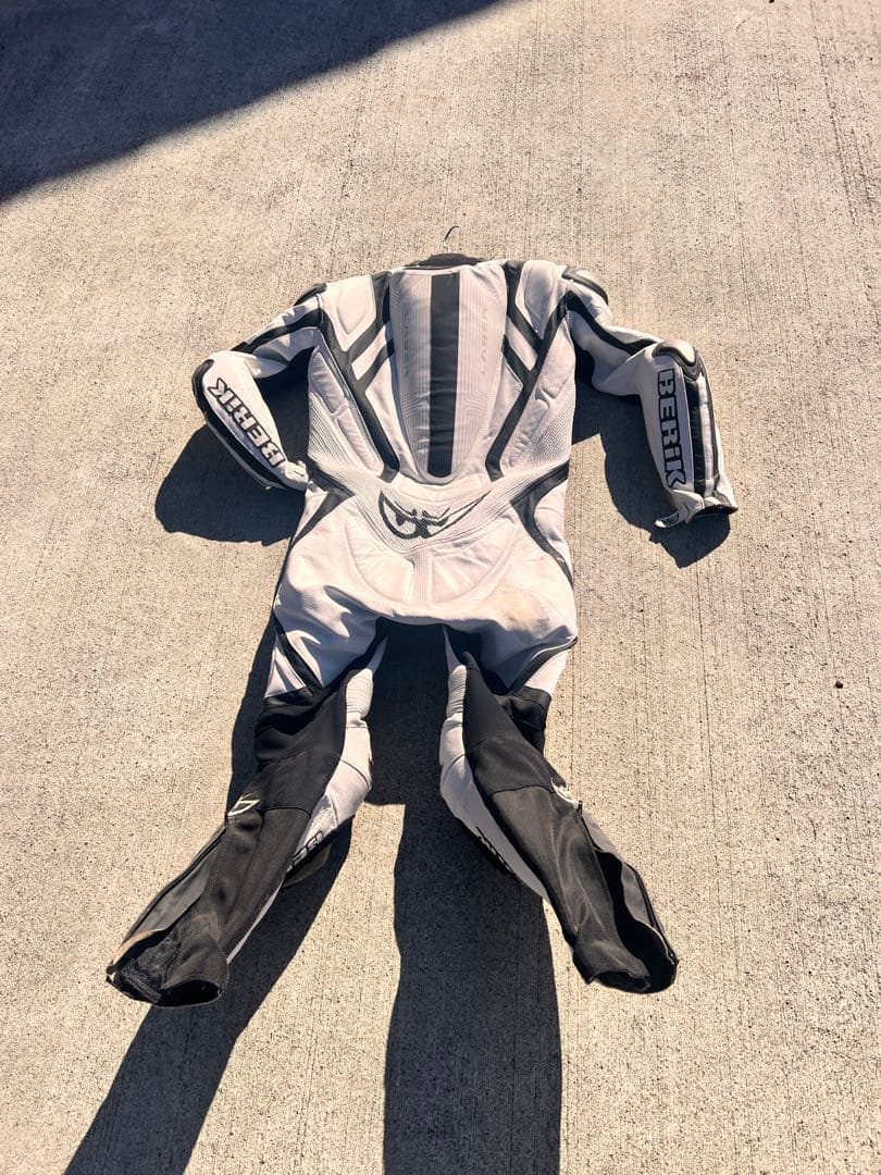 ベリック レーシングスーツ