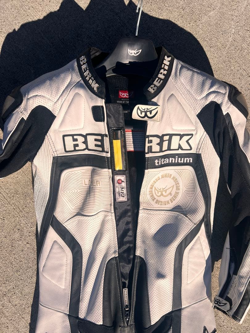 ベリック レーシングスーツ