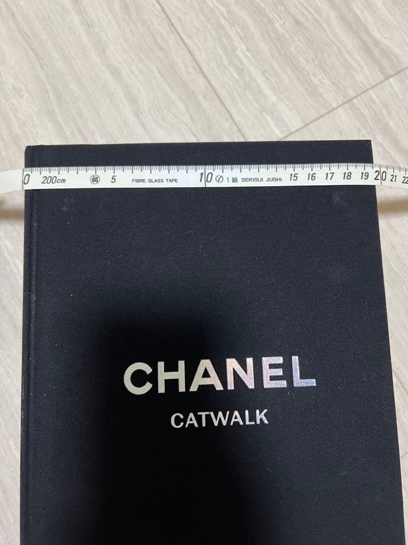 CHANEL CATWALK シャネル　本　インテリア