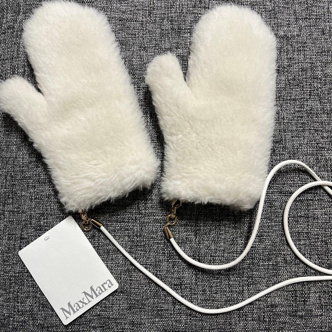 MaxMara♡ホワイトファーミトン 手袋 ストラップ付き
