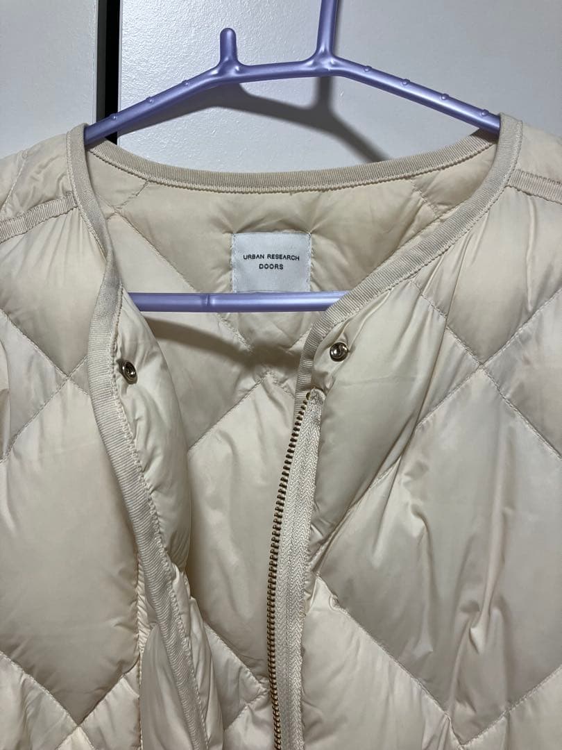 美品　アーバンリサーチドアーズ　ライトキルトダウンショートブルゾン　アイボリー