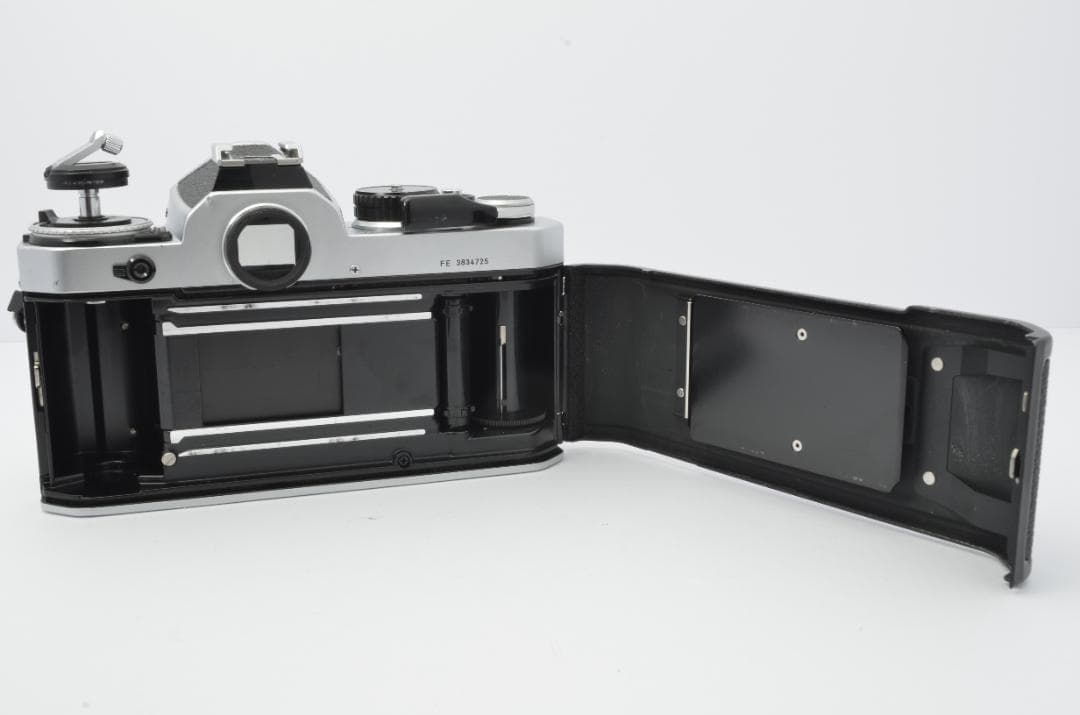 【美品】Nikonニコン FE シルバー【完動品】ズームレンズ、フィルター付き