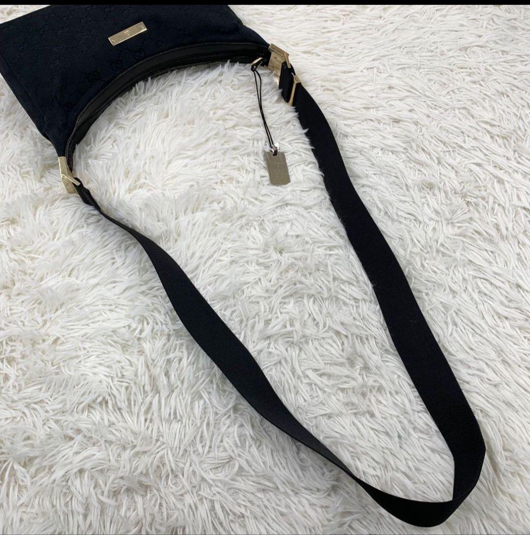 【美品】GUCCI ショルダーバッグ GGキャンバス ブラック