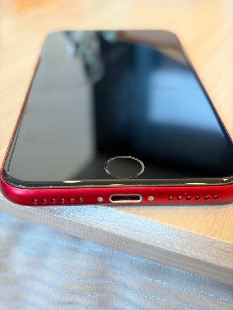 Apple iPhone SE (第3世代) レッド