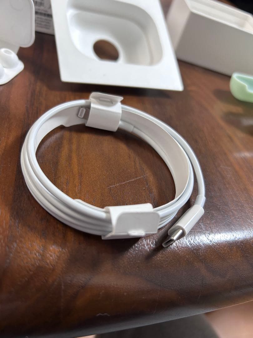 【美品】MQD83J/A AirPods Pro 2 及びおまけケース付き