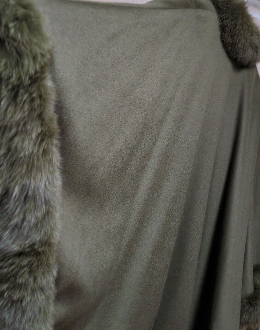 オリーブグリーン ケープコート ファー付き