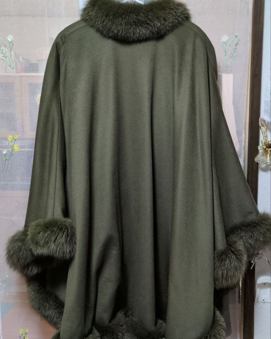 オリーブグリーン ケープコート ファー付き