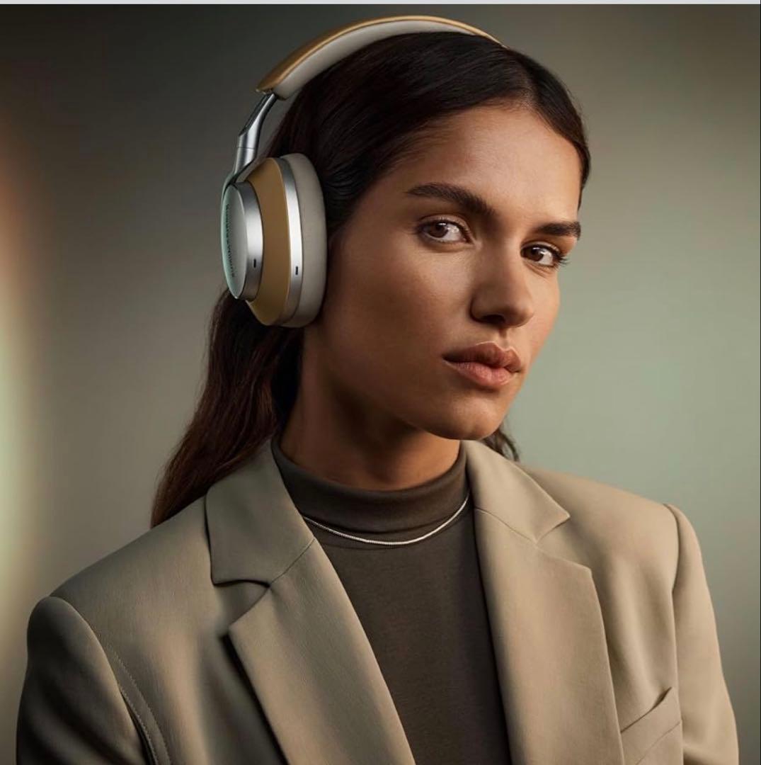 の*り様 完全新品 Bowers & Wilkins ワイヤレス ヘッドホン P