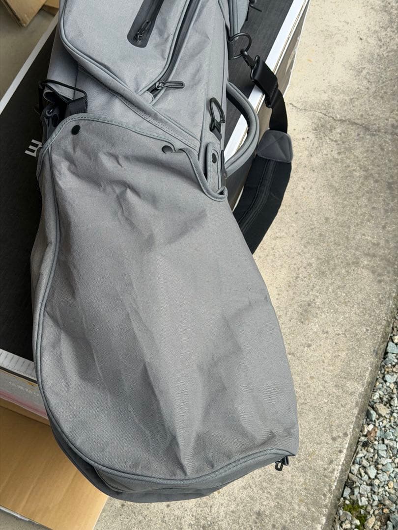 デサントゴルフ　スタンドキャディバッグ　ヘッドカバーセット